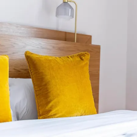 Le Cashmere - Au Centre De *